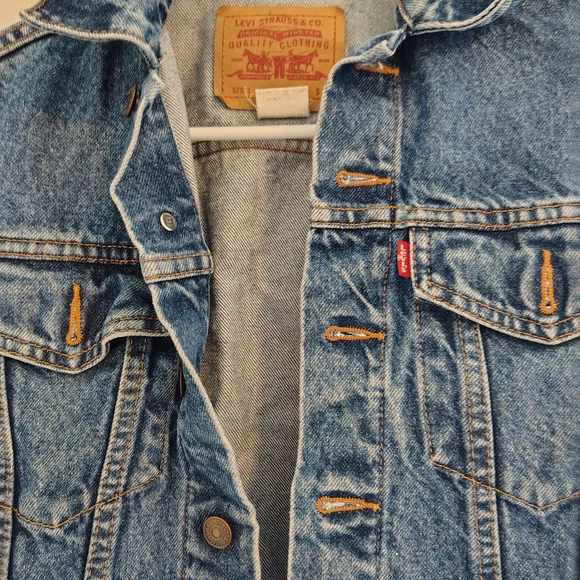 VINTAGE Levi's Classic Blue Denim Jacket Sz. S Womens - Picture 3 of 4
